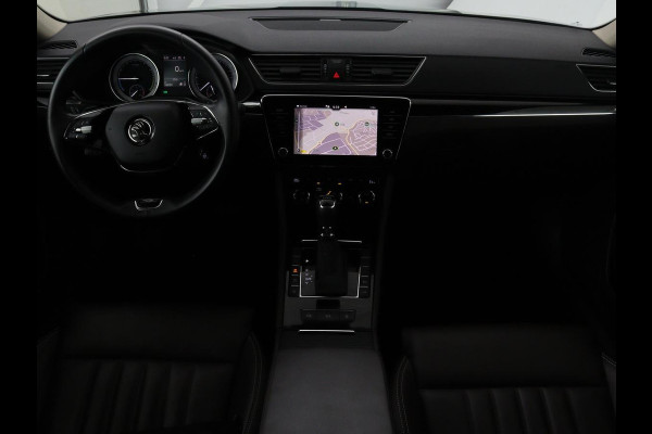 Škoda Superb 1.4 TSI iV Laurin & Klement | Leder | Trekhaak | Adaptive cruise | Stoelverwarming | Canton Sound | Navigatie | Memory | Full LED | Keyless | Carplay | PHEV