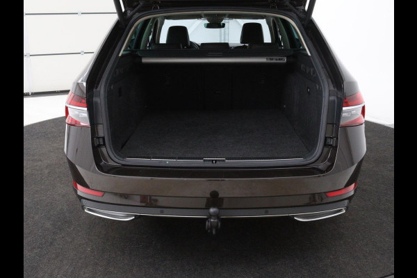 Škoda Superb 1.4 TSI iV Laurin & Klement | Leder | Trekhaak | Adaptive cruise | Stoelverwarming | Canton Sound | Navigatie | Memory | Full LED | Keyless | Carplay | PHEV