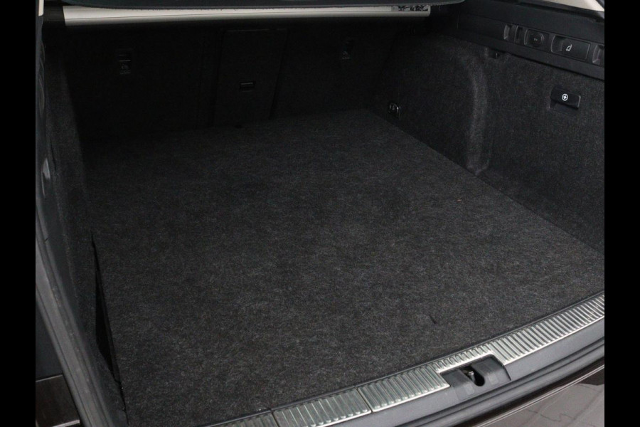 Škoda Superb 1.4 TSI iV Laurin & Klement | Leder | Trekhaak | Adaptive cruise | Stoelverwarming | Canton Sound | Navigatie | Memory | Full LED | Keyless | Carplay | PHEV