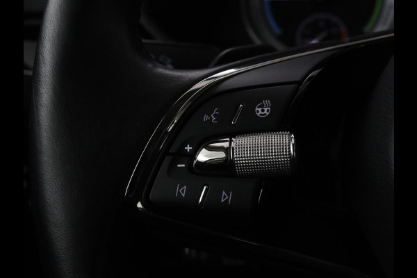 Škoda Superb 1.4 TSI iV Laurin & Klement | Leder | Trekhaak | Adaptive cruise | Stoelverwarming | Canton Sound | Navigatie | Memory | Full LED | Keyless | Carplay | PHEV