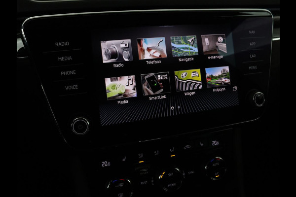 Škoda Superb 1.4 TSI iV Laurin & Klement | Leder | Trekhaak | Adaptive cruise | Stoelverwarming | Canton Sound | Navigatie | Memory | Full LED | Keyless | Carplay | PHEV