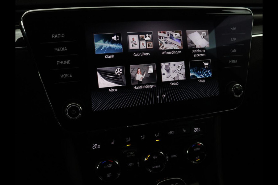 Škoda Superb 1.4 TSI iV Laurin & Klement | Leder | Trekhaak | Adaptive cruise | Stoelverwarming | Canton Sound | Navigatie | Memory | Full LED | Keyless | Carplay | PHEV
