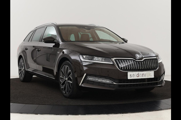 Škoda Superb 1.4 TSI iV Laurin & Klement | Leder | Trekhaak | Adaptive cruise | Stoelverwarming | Canton Sound | Navigatie | Memory | Full LED | Keyless | Carplay | PHEV