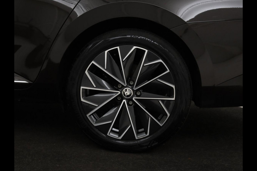 Škoda Superb 1.4 TSI iV Laurin & Klement | Leder | Trekhaak | Adaptive cruise | Stoelverwarming | Canton Sound | Navigatie | Memory | Full LED | Keyless | Carplay | PHEV