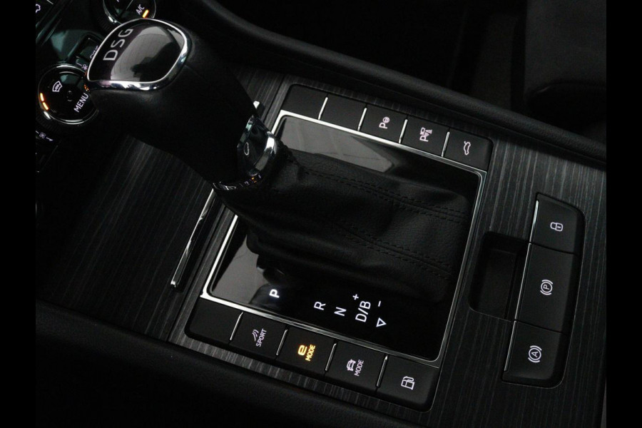 Škoda Superb 1.4 TSI iV Business Edition Plus | Panoramadak | Stoelverwarming | Leder/Alcantara | Adaptive cruise | 360 camera | Massage | Memory | Navigatie | Carplay | Achterbankverwarming | Canton | PHEV