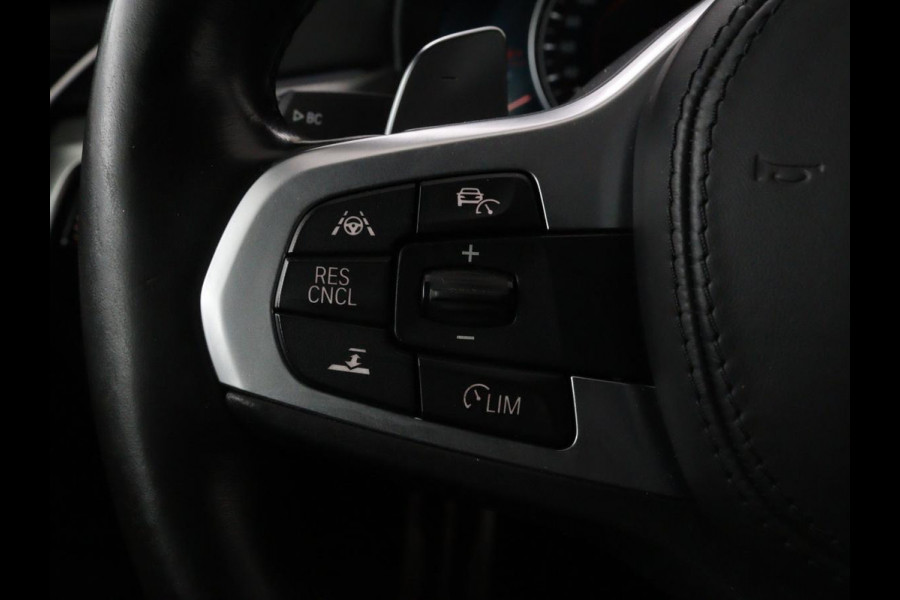 BMW 5 Serie 540d xDrive M Sport | Panoramadak | Head-Up | Adaptive cruise | Carplay | Alcantara | Harman/Kardon | Stoelverwarming | Trekhaak | Sfeerverlichting