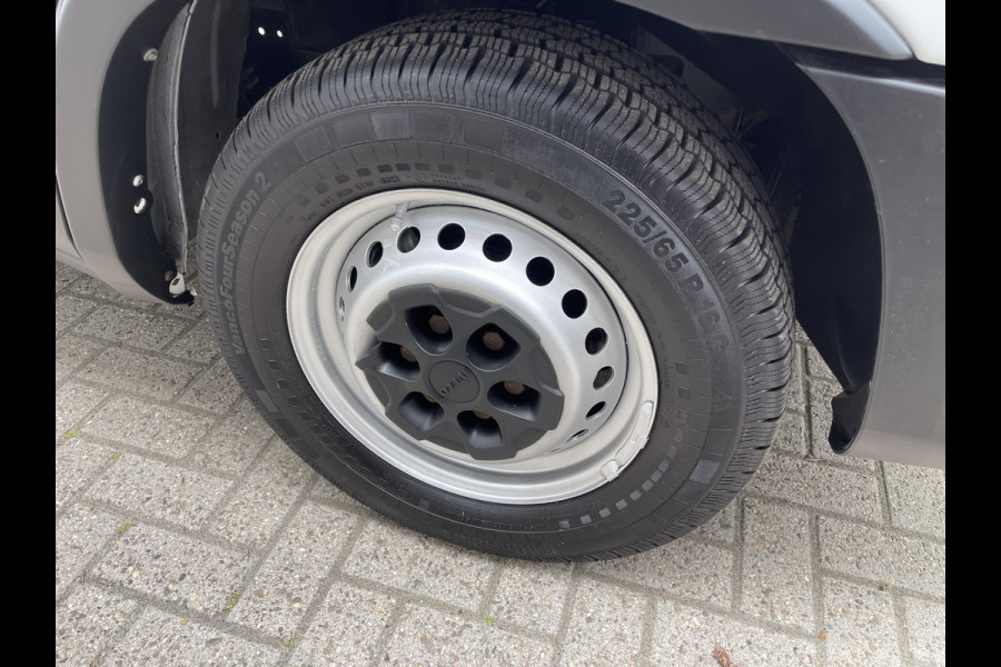 Iveco Daily 35S14V 2.3 Himatic automaat L4H2 / laadruimte 470cm lang ! / vaste prijs rijklaar € 23.950 ex btw / lease vanaf € 391 / trekhaak 3500 kg / cruise en climate control / 270 graden achterdeuren