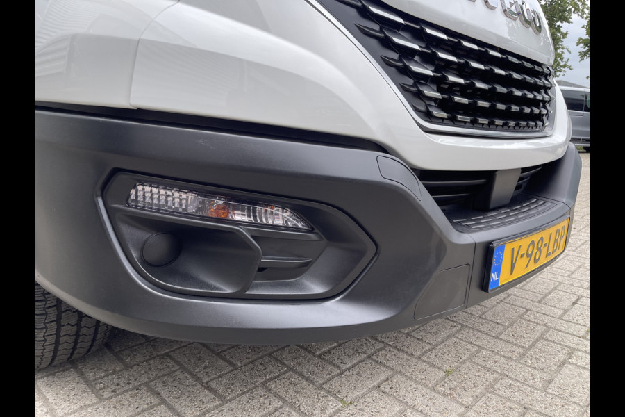 Iveco Daily 35S14V 2.3 Himatic automaat L4H2 / laadruimte 470cm lang ! / vaste prijs rijklaar € 23.950 ex btw / lease vanaf € 391 / trekhaak 3500 kg / cruise en climate control / 270 graden achterdeuren
