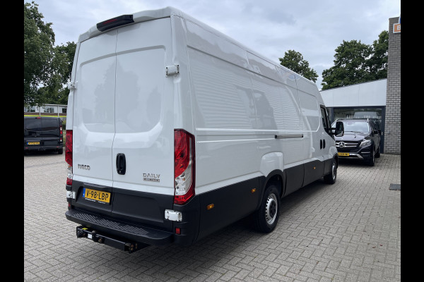 Iveco Daily 35S14V 2.3 Himatic automaat L4H2 / laadruimte 470cm lang ! / vaste prijs rijklaar € 23.950 ex btw / lease vanaf € 391 / trekhaak 3500 kg / cruise en climate control / 270 graden achterdeuren