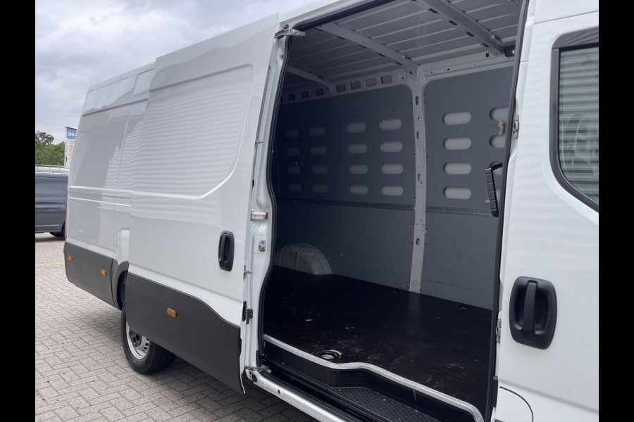 Iveco Daily 35S14V 2.3 Himatic automaat L4H2 / laadruimte 470cm lang ! / vaste prijs rijklaar € 23.950 ex btw / lease vanaf € 391 / trekhaak 3500 kg / cruise en climate control / 270 graden achterdeuren