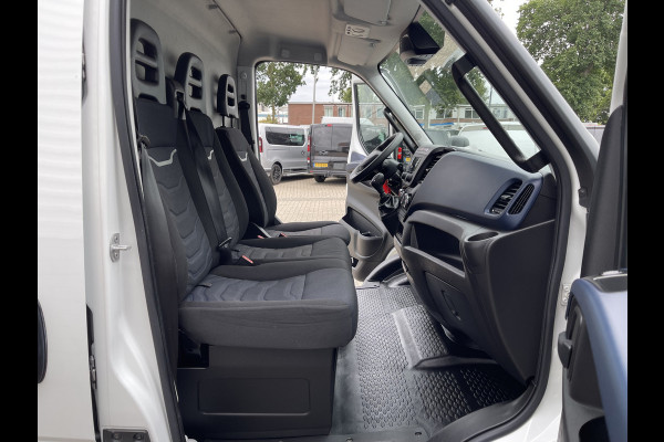 Iveco Daily 35S14V 2.3 Himatic automaat L4H2 / laadruimte 470cm lang ! / vaste prijs rijklaar € 23.950 ex btw / lease vanaf € 391 / trekhaak 3500 kg / cruise en climate control / 270 graden achterdeuren