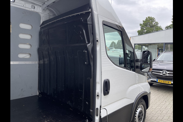 Iveco Daily 35S14V 2.3 Himatic automaat L4H2 / laadruimte 470cm lang ! / vaste prijs rijklaar € 23.950 ex btw / lease vanaf € 391 / trekhaak 3500 kg / cruise en climate control / 270 graden achterdeuren