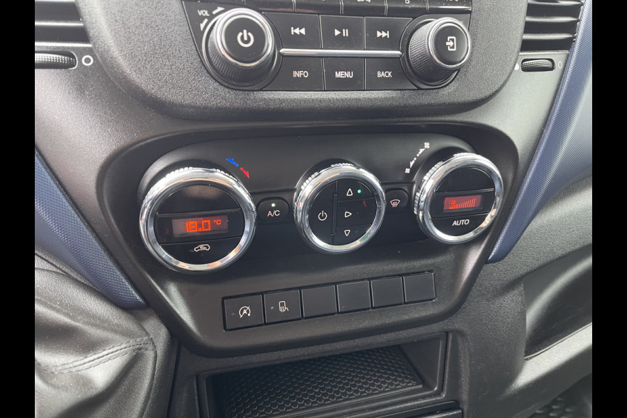 Iveco Daily 35S14V 2.3 Himatic automaat L4H2 / laadruimte 470cm lang ! / vaste prijs rijklaar € 23.950 ex btw / lease vanaf € 391 / trekhaak 3500 kg / cruise en climate control / 270 graden achterdeuren