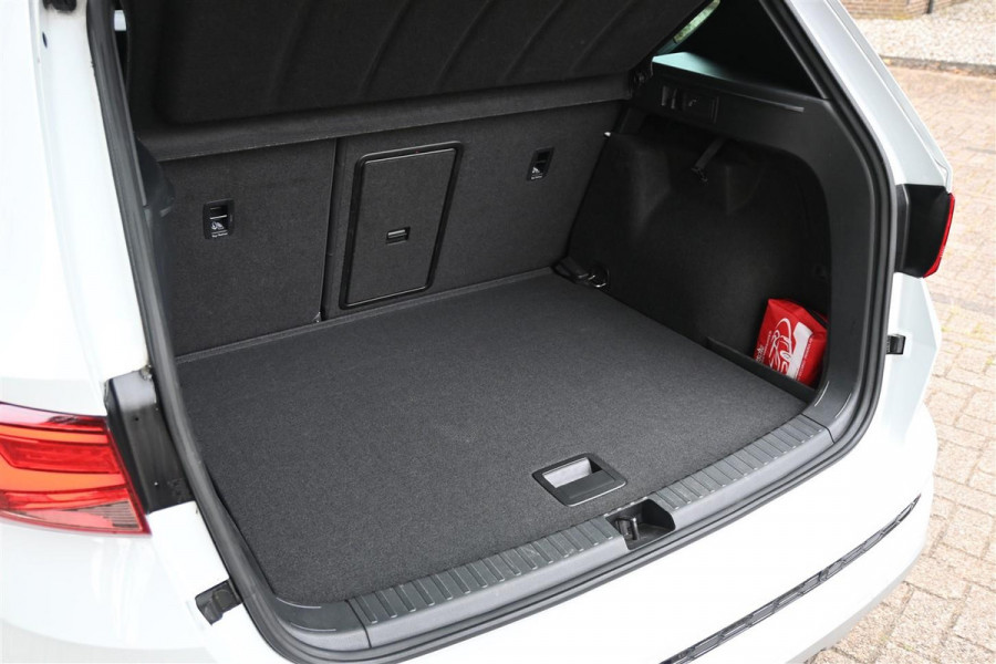 Seat Ateca 1.4 EcoTSI DSG FR Trekhaak A.Cruise Camera Carplay ´18