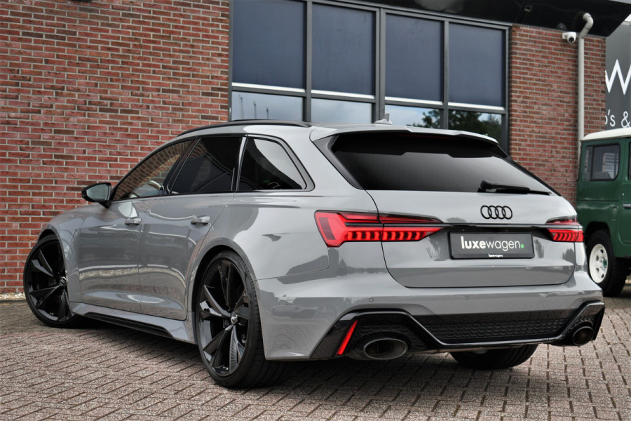 Audi RS6 Avant 4.0 TFSI quattro DynPlus Pano Nardo Design Sportuitl 4WS HUD ACC 22"