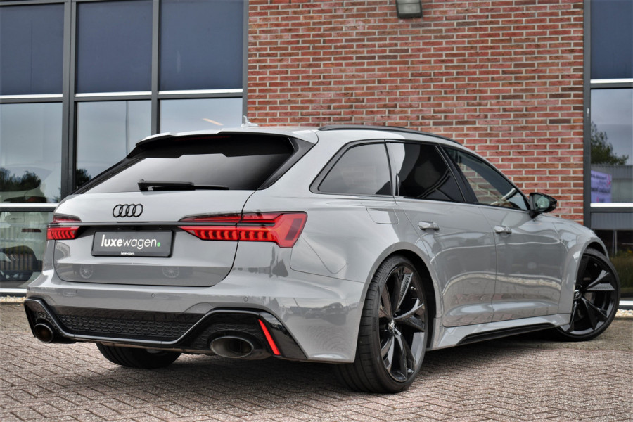 Audi RS6 Avant 4.0 TFSI quattro DynPlus Pano Nardo Design Sportuitl 4WS HUD ACC 22"