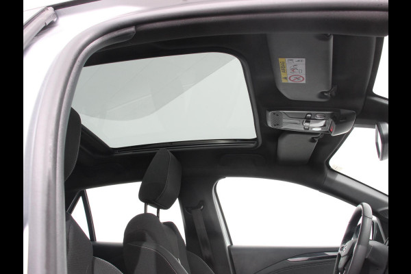 Opel Corsa 1.2 GS Achteruitrij camera Parkeersensoren Cruise control LED Verwarmde voorstoelen Stuurwiel verwarmd Climate control Apple carplay/ Android Auto
