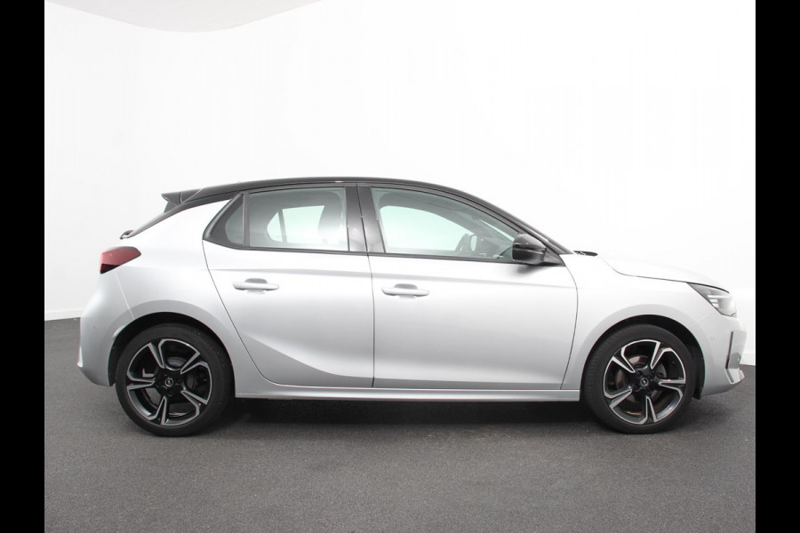 Opel Corsa 1.2 GS Achteruitrij camera Parkeersensoren Cruise control LED Verwarmde voorstoelen Stuurwiel verwarmd Climate control Apple carplay/ Android Auto