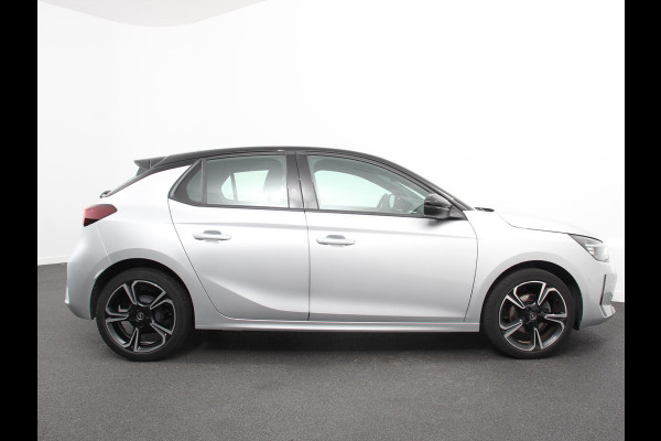 Opel Corsa 1.2 GS Achteruitrij camera Parkeersensoren Cruise control LED Verwarmde voorstoelen Stuurwiel verwarmd Climate control Apple carplay/ Android Auto