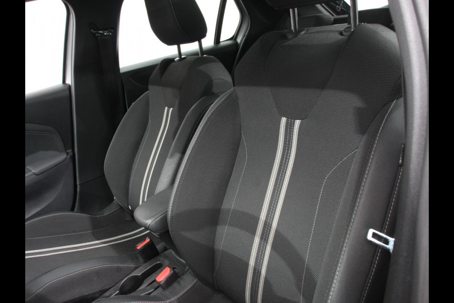 Opel Corsa 1.2 GS Achteruitrij camera Parkeersensoren Cruise control LED Verwarmde voorstoelen Stuurwiel verwarmd Climate control Apple carplay/ Android Auto