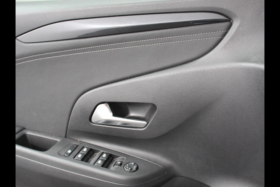 Opel Corsa 1.2 GS Achteruitrij camera Parkeersensoren Cruise control LED Verwarmde voorstoelen Stuurwiel verwarmd Climate control Apple carplay/ Android Auto
