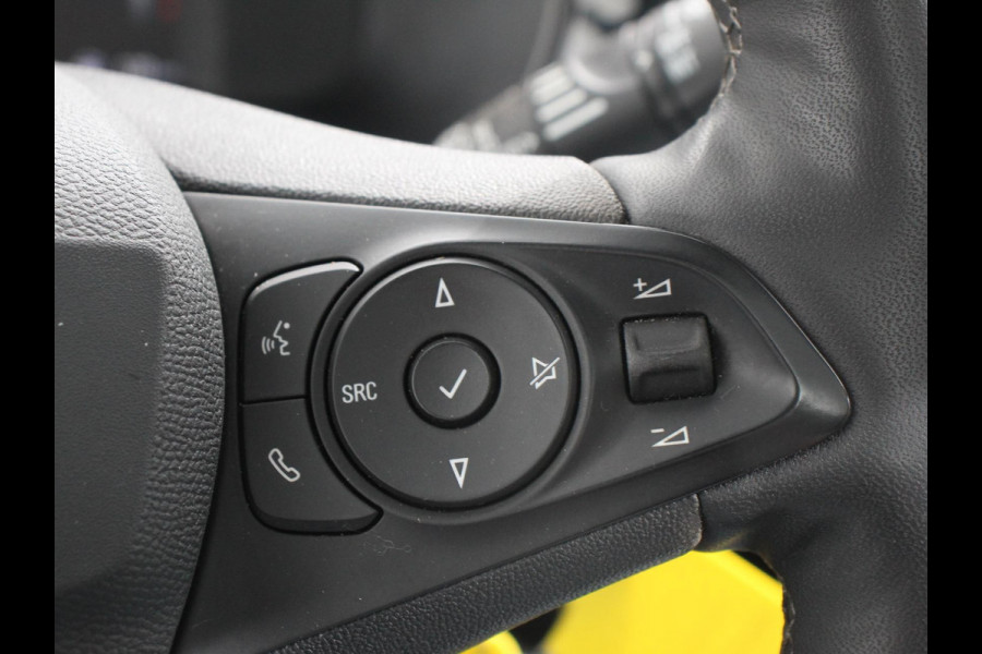 Opel Corsa 1.2 GS Achteruitrij camera Parkeersensoren Cruise control LED Verwarmde voorstoelen Stuurwiel verwarmd Climate control Apple carplay/ Android Auto