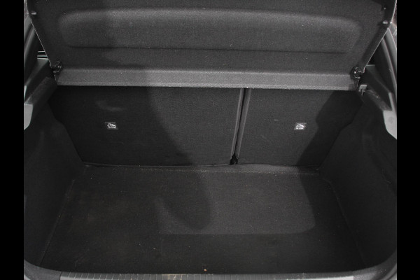 Opel Corsa 1.2 GS Achteruitrij camera Parkeersensoren Cruise control LED Verwarmde voorstoelen Stuurwiel verwarmd Climate control Apple carplay/ Android Auto