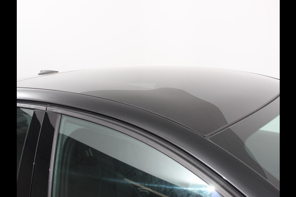 Opel Corsa 1.2 GS Achteruitrij camera Parkeersensoren Cruise control LED Verwarmde voorstoelen Stuurwiel verwarmd Climate control Apple carplay/ Android Auto