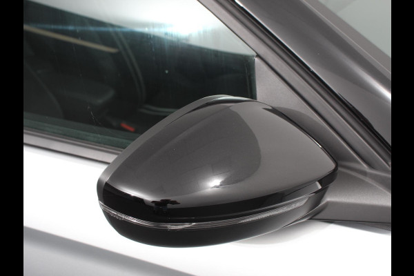 Opel Corsa 1.2 GS Achteruitrij camera Parkeersensoren Cruise control LED Verwarmde voorstoelen Stuurwiel verwarmd Climate control Apple carplay/ Android Auto