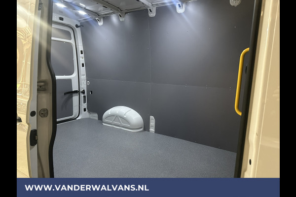 Volkswagen Crafter 2.0 TDI 140 pk L3H3 L2H2 Euro6 Airco | Camera | Apple Carplay | Cruisecontrol | Chauffeursstoel Android Auto