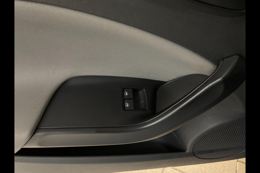 Seat Ibiza ST 1.0 EcoTSI Style Connect AIRCO NAVI CRUISE TREKHAAK PDC REGENSENSOR MULTI STUUR ZEER NETTE AUTO