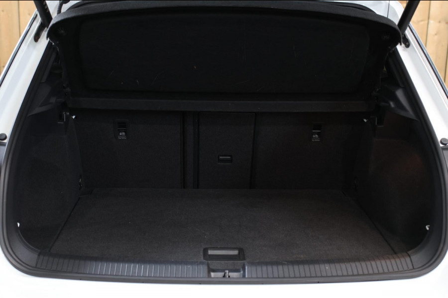Volkswagen T-Roc 1.5 TSI Sport *Virtual*Led*DSG*Trekhaak*1e Eigenaar*