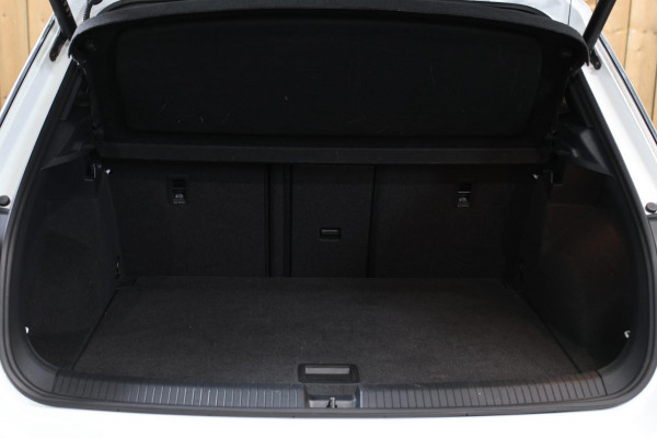Volkswagen T-Roc 1.5 TSI Sport *Virtual*Led*DSG*Trekhaak*1e Eigenaar*