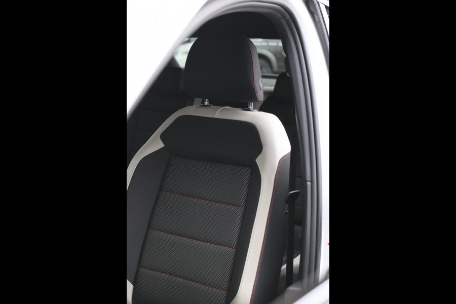 Volkswagen T-Roc 1.5 TSI Sport *Virtual*Led*DSG*Trekhaak*1e Eigenaar*