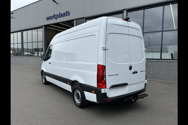 Mercedes-Benz Sprinter 319 CDI L2 H2 3.0 V6 / 3500KG Trekhaak / 360 Camera / MBUX / Navigatie / Cruise control / Airco / 270 Graden achterdeuren