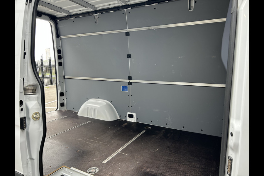 Mercedes-Benz Sprinter 319 CDI L2 H2 3.0 V6 / 3500KG Trekhaak / 360 Camera / MBUX / Navigatie / Cruise control / Airco / 270 Graden achterdeuren