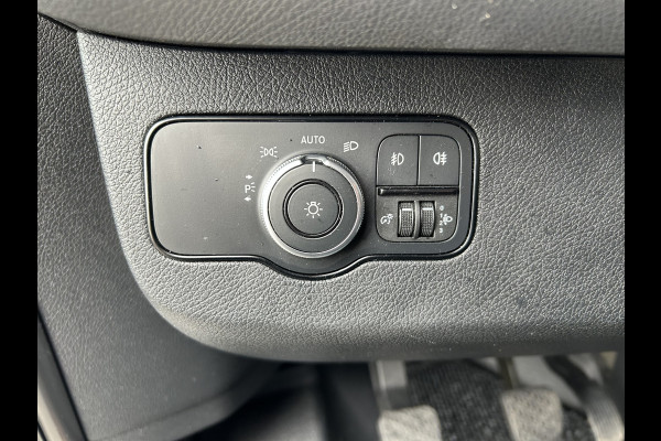 Mercedes-Benz Sprinter 319 CDI L2 H2 3.0 V6 / 3500KG Trekhaak / 360 Camera / MBUX / Navigatie / Cruise control / Airco / 270 Graden achterdeuren