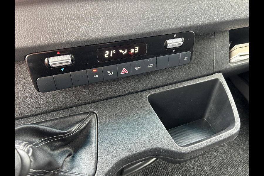 Mercedes-Benz Sprinter 319 CDI L2 H2 3.0 V6 / 3500KG Trekhaak / 360 Camera / MBUX / Navigatie / Cruise control / Airco / 270 Graden achterdeuren