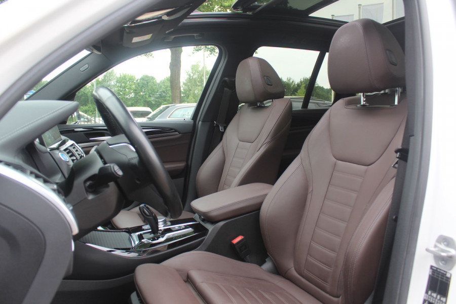 BMW iX3 High Executive 80 kWh / Trekhaak / Panoramadak / 360Camera / Head-up / 20'' / Leder / Harman Kardon / Navigatie / Memory seats / Dodehoek / DAB / Stoelverwarming / Cruise Control Adaptief