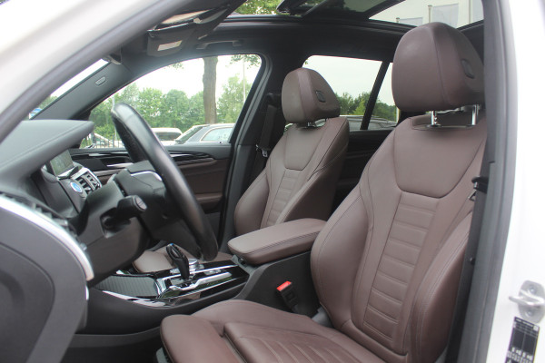 BMW iX3 High Executive 80 kWh / Trekhaak / Panoramadak / 360Camera / Head-up / 20'' / Leder / Harman Kardon / Navigatie / Memory seats / Dodehoek / DAB / Stoelverwarming / Cruise Control Adaptief