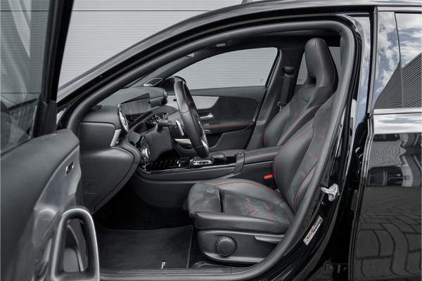 Mercedes-Benz A-Klasse 250 Premium Plus AMG-Line Night Pano Burmester Ambiente