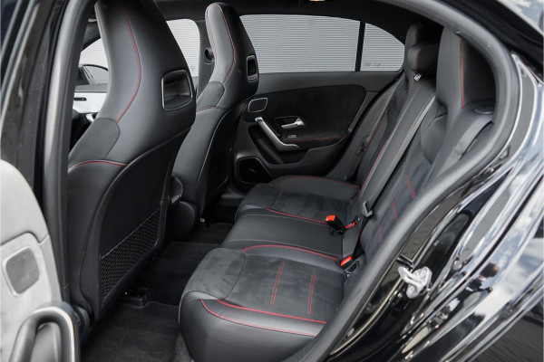 Mercedes-Benz A-Klasse 250 Premium Plus AMG-Line Night Pano Burmester Ambiente