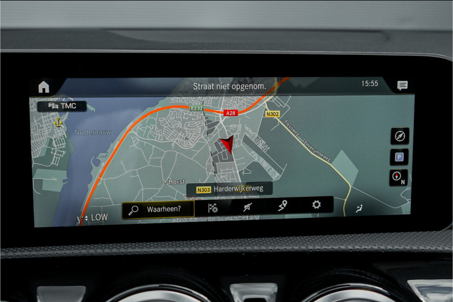 Mercedes-Benz A-Klasse 250 Premium Plus AMG-Line Night Pano Burmester Ambiente