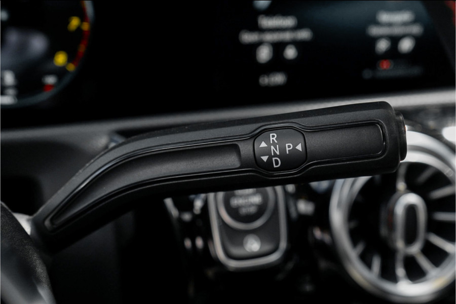 Mercedes-Benz A-Klasse 250 Premium Plus AMG-Line Night Pano Burmester Ambiente