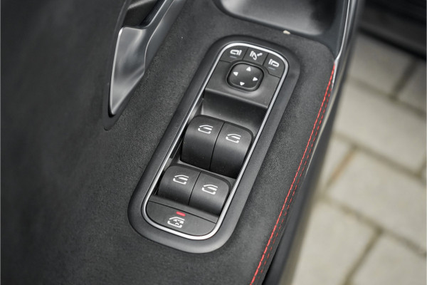 Mercedes-Benz A-Klasse 250 Premium Plus AMG-Line Night Pano Burmester Ambiente