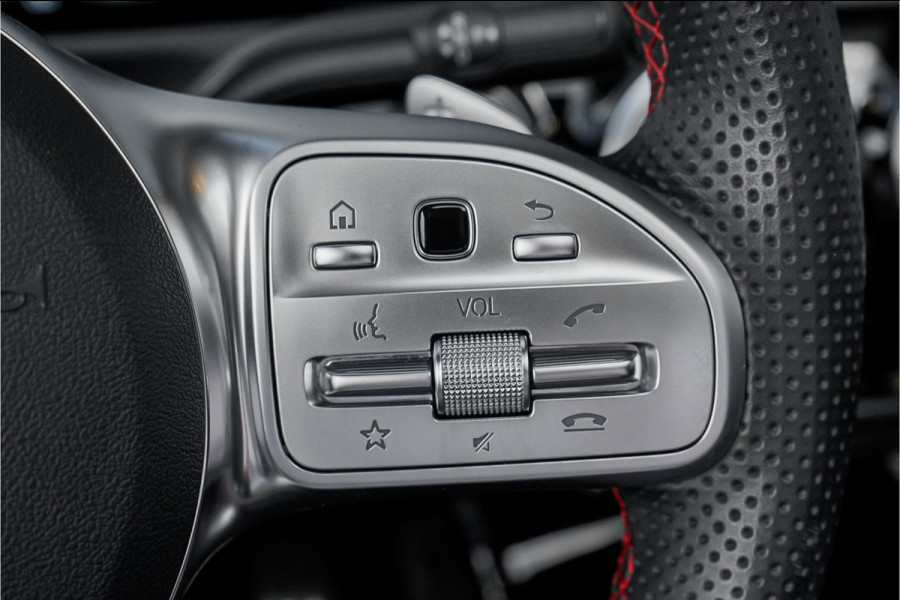 Mercedes-Benz A-Klasse 250 Premium Plus AMG-Line Night Pano Burmester Ambiente