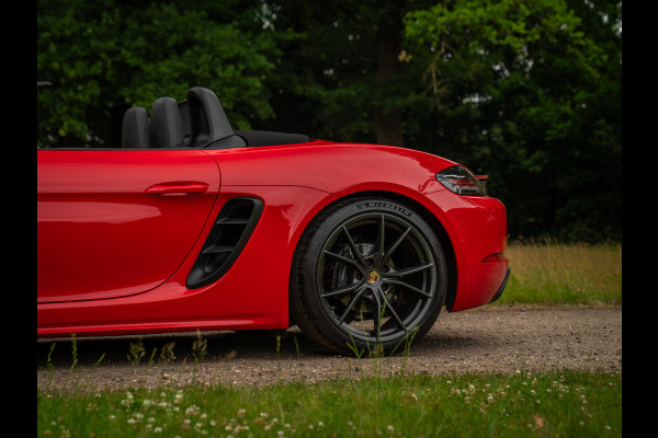 Porsche 718 Boxster 2.0 | PDLS | Sportuitlaat | Indisch Rood | GT-sportstuur