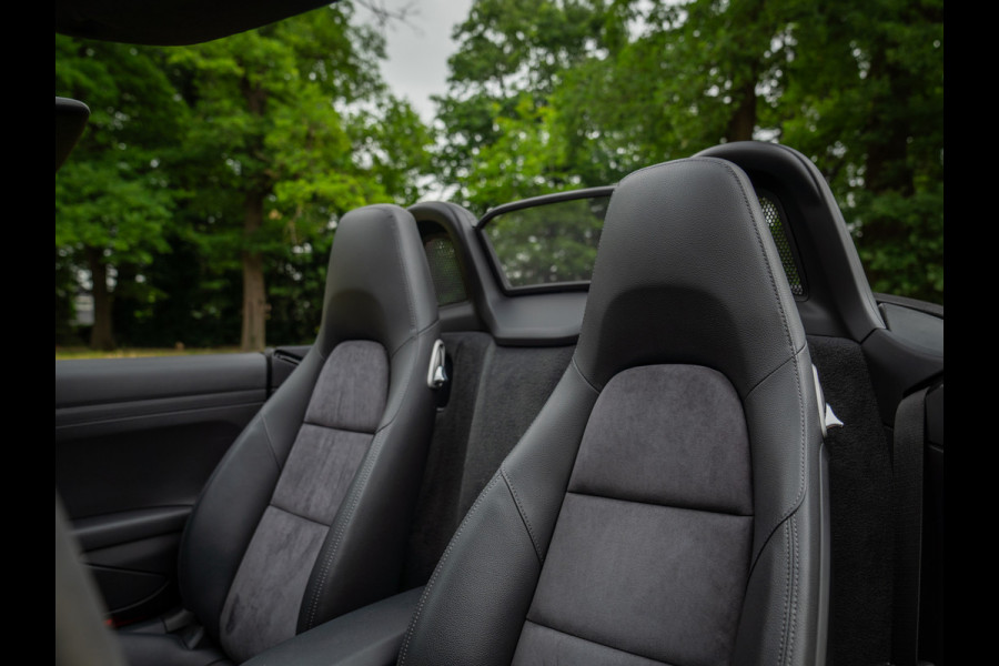 Porsche 718 Boxster 2.0 | PDLS | Sportuitlaat | Indisch Rood | GT-sportstuur