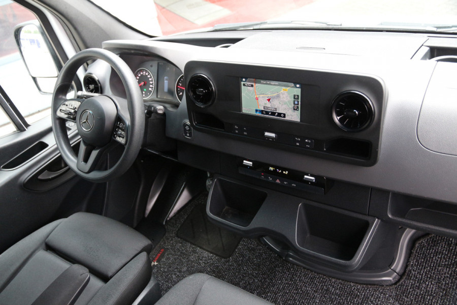 Mercedes-Benz Sprinter 311 CDI | Aut. | Laadklep | Mbux | Navi | Camera | Clima..