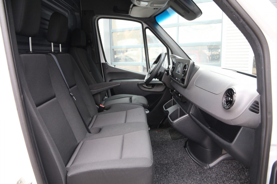 Mercedes-Benz Sprinter 311 CDI | Aut. | Laadklep | Mbux | Navi | Camera | Clima..